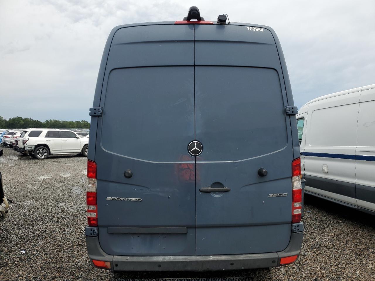 WD3PE7CD1JP646304 2018 Mercedes-Benz Sprinter 2500