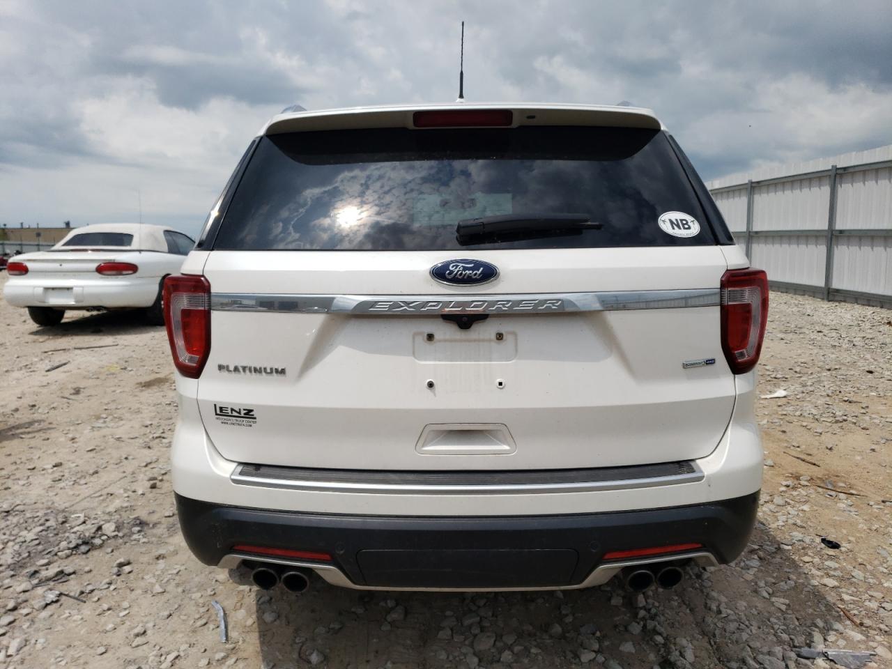 1FM5K8HT3JGA55835 2018 Ford Explorer Platinum