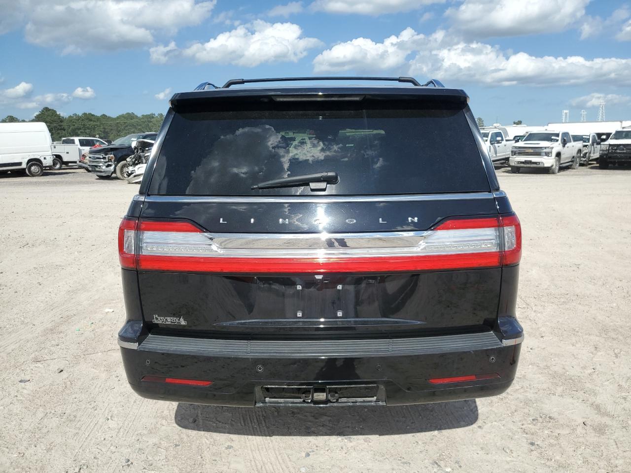 5LMJJ3LT3KEL22168 2019 Lincoln Navigator L Reserve