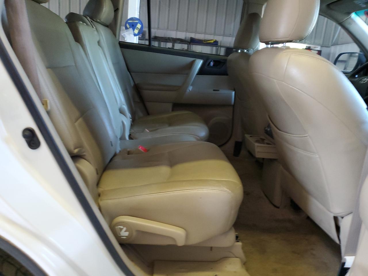 5TDZK3EH4AS022213 2010 Toyota Highlander