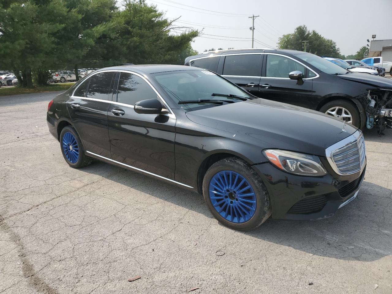 2015 Mercedes-Benz C 300 4Matic vin: 55SWF4KB7FU010905