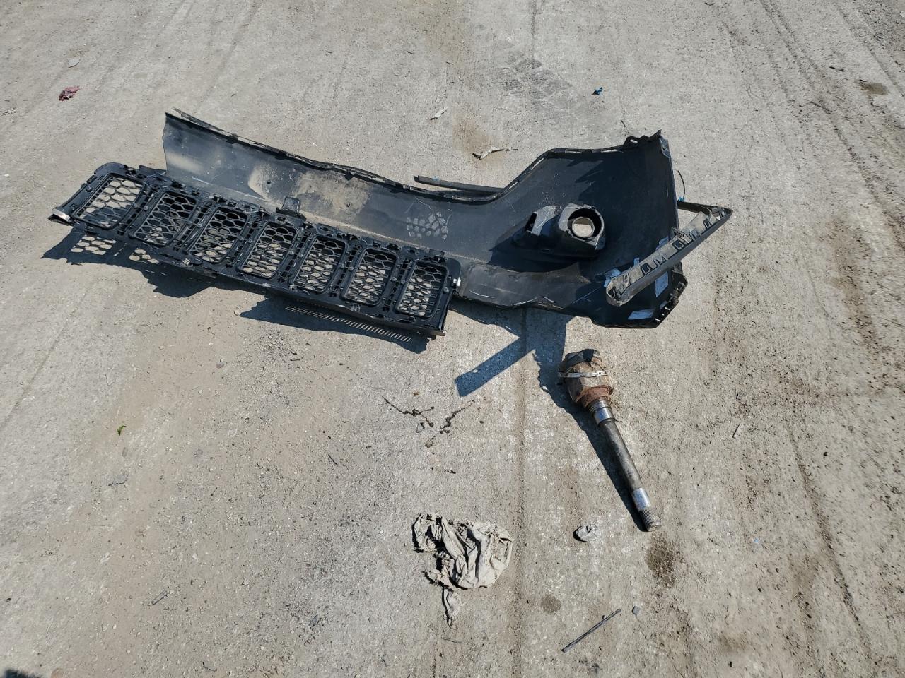 1C4RJFAG1KC529641 2019 Jeep Grand Cherokee Laredo