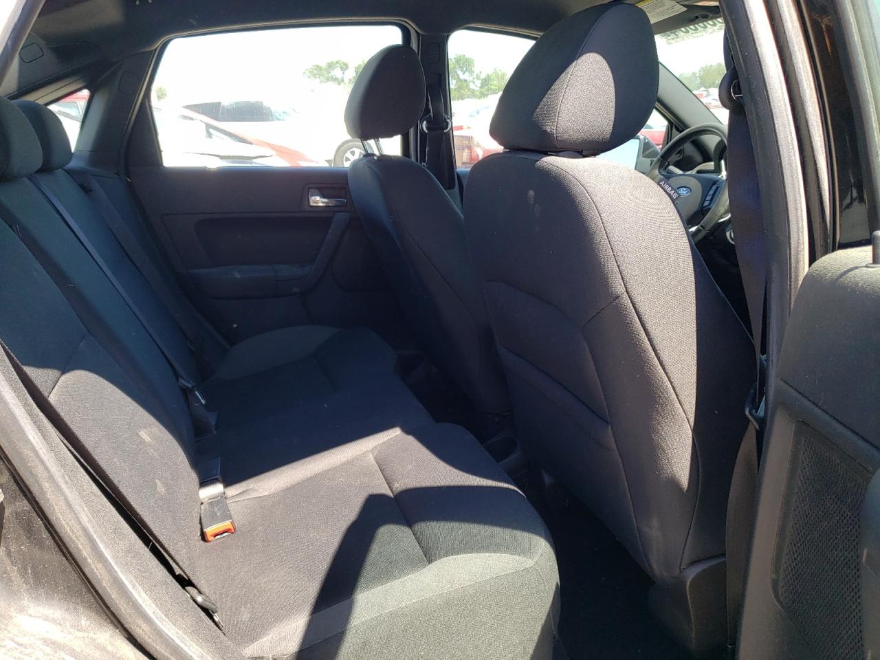 1FAHP3GN1AW181552 2010 Ford Focus Ses