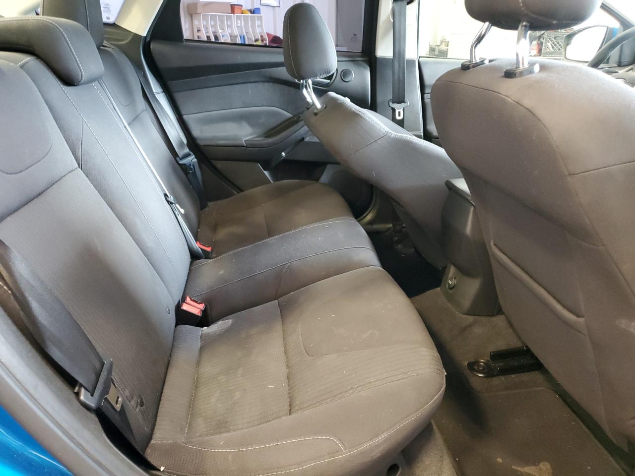 1FAHP3J22CL279220 2012 Ford Focus Titanium