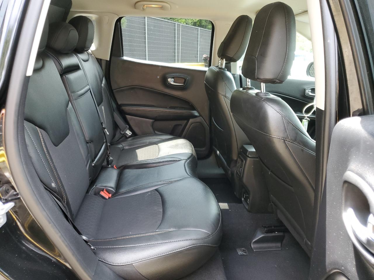 3C4NJDBB4KT670049 2019 Jeep Compass Latitude