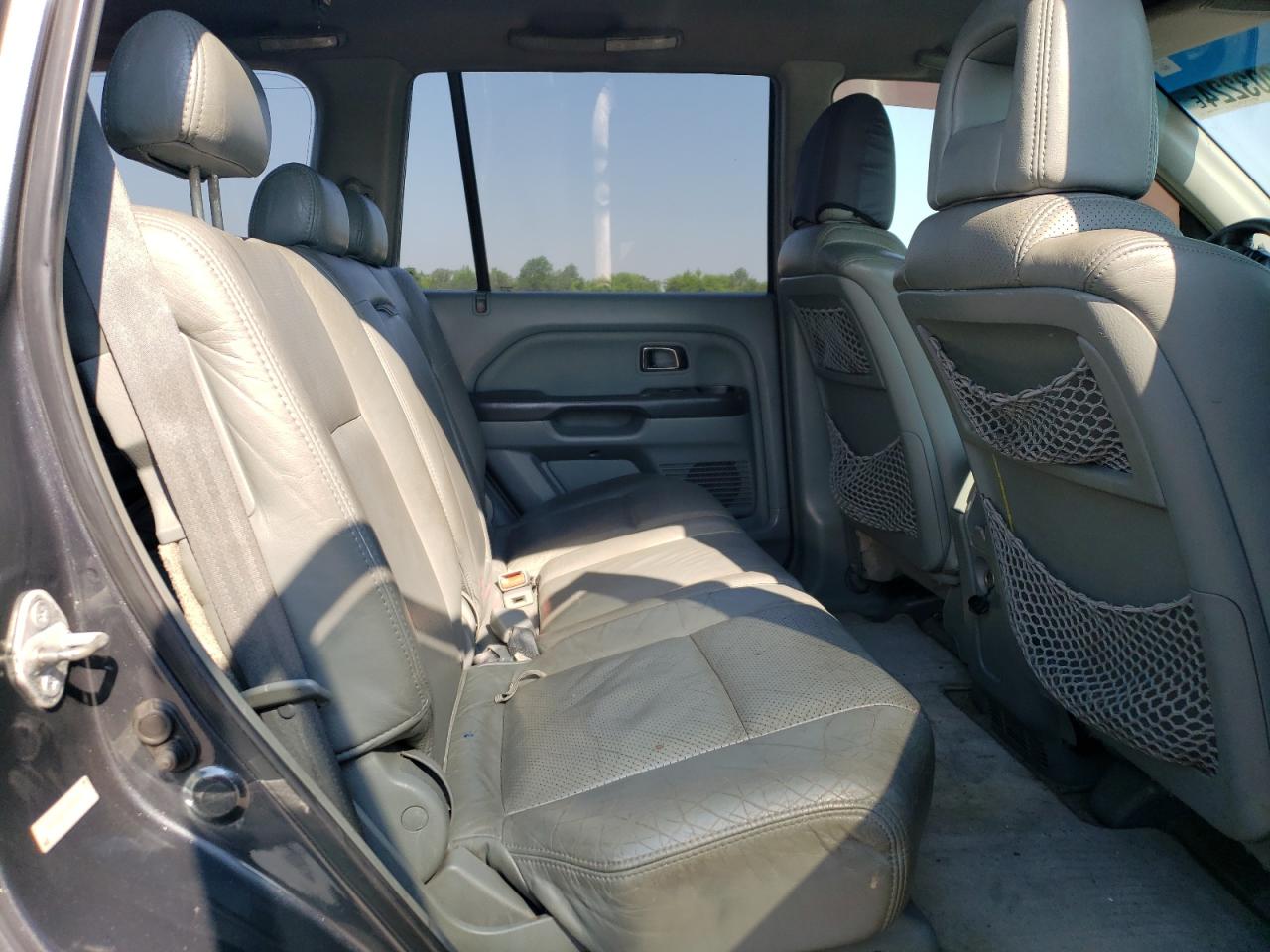 2HKYF185X4H555389 2004 Honda Pilot Exl