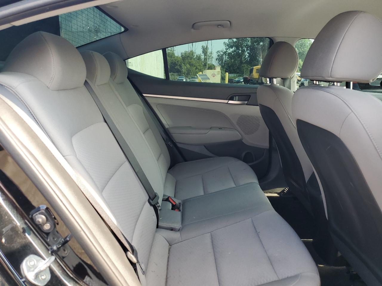 KMHD74LF7KU779084 2019 Hyundai Elantra Se