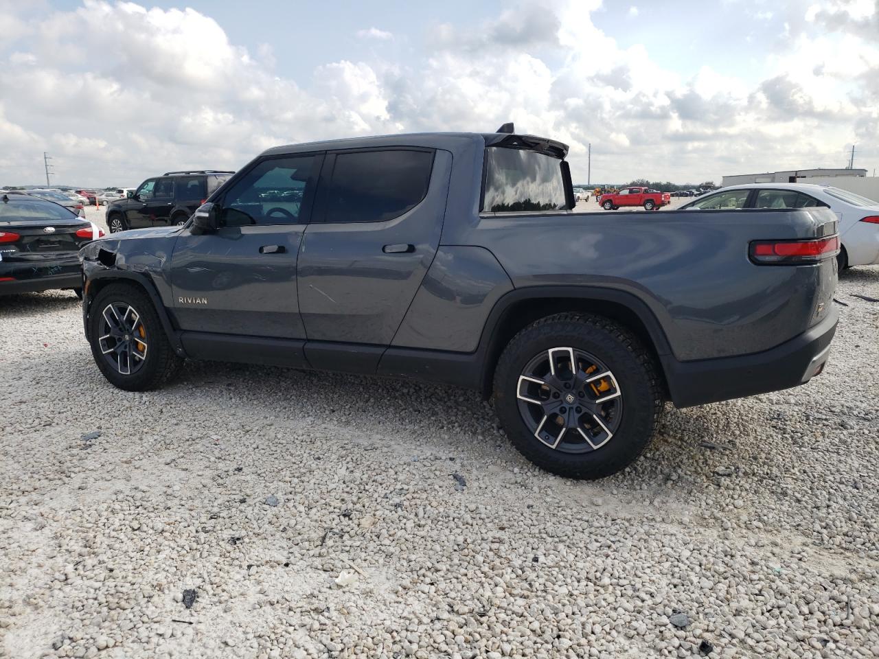 RIVIAN R1T ADVENTURE
