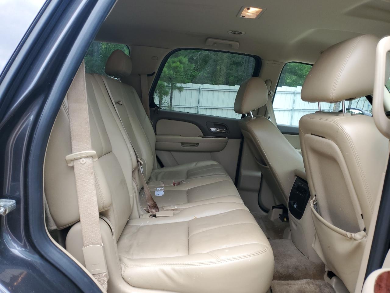 1GNUKBE09AR232827 2010 Chevrolet Tahoe K1500 Lt