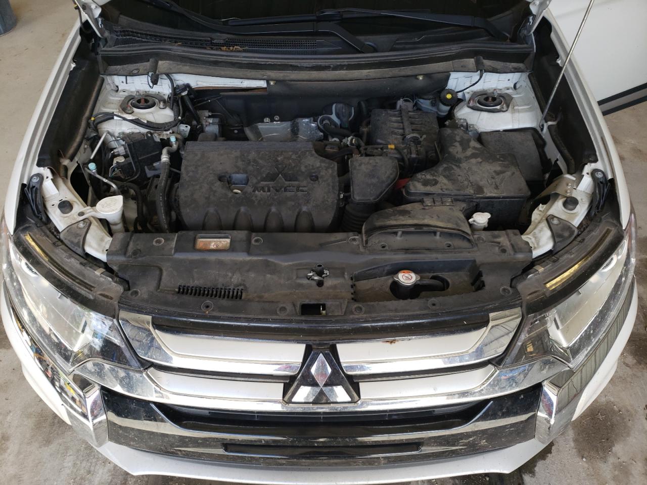 JA4AZ3A31HZ066529 2017 Mitsubishi Outlander Se