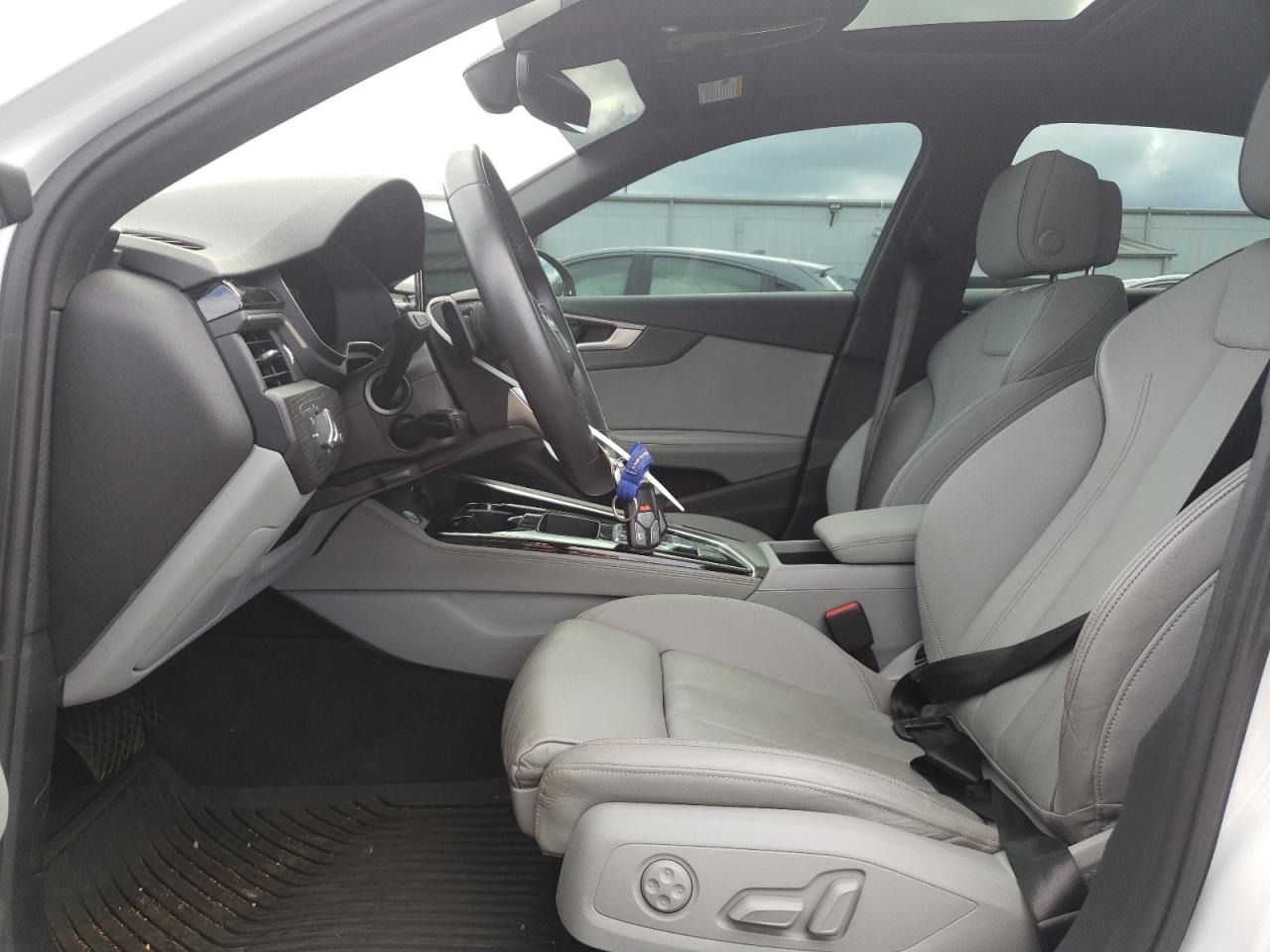 WAUEAAF40MA031698 2021 Audi A4 Premium Plus 45