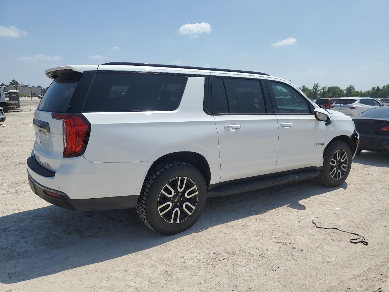 1GKS2HKD2NR174287 2022 GMC Yukon Xl K1500 At4