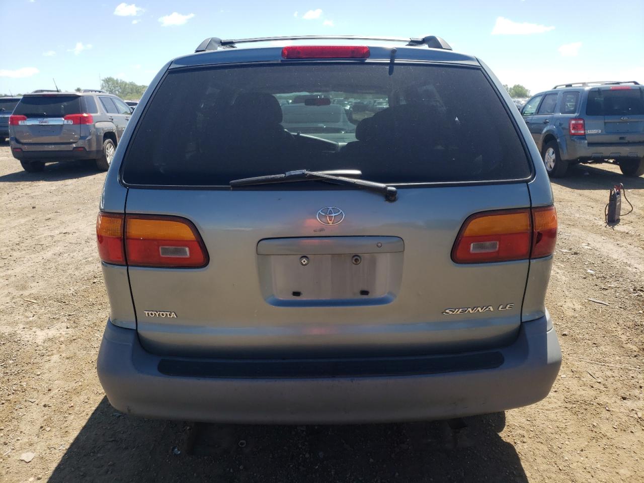 4T3ZF13C4YU284614 2000 Toyota Sienna Le