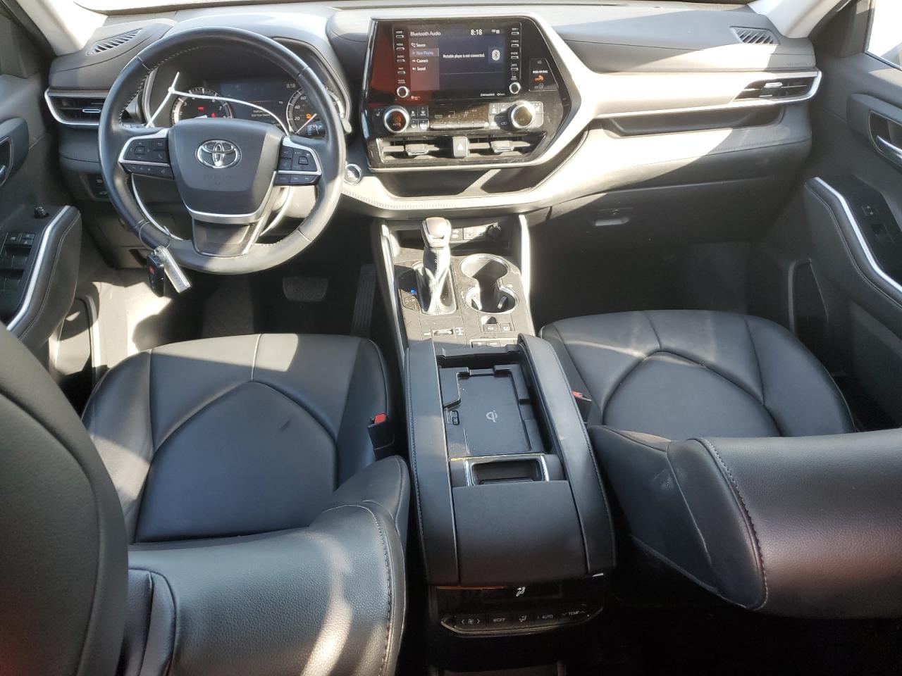 5TDGZRAH7NS546957 2022 Toyota Highlander Xle