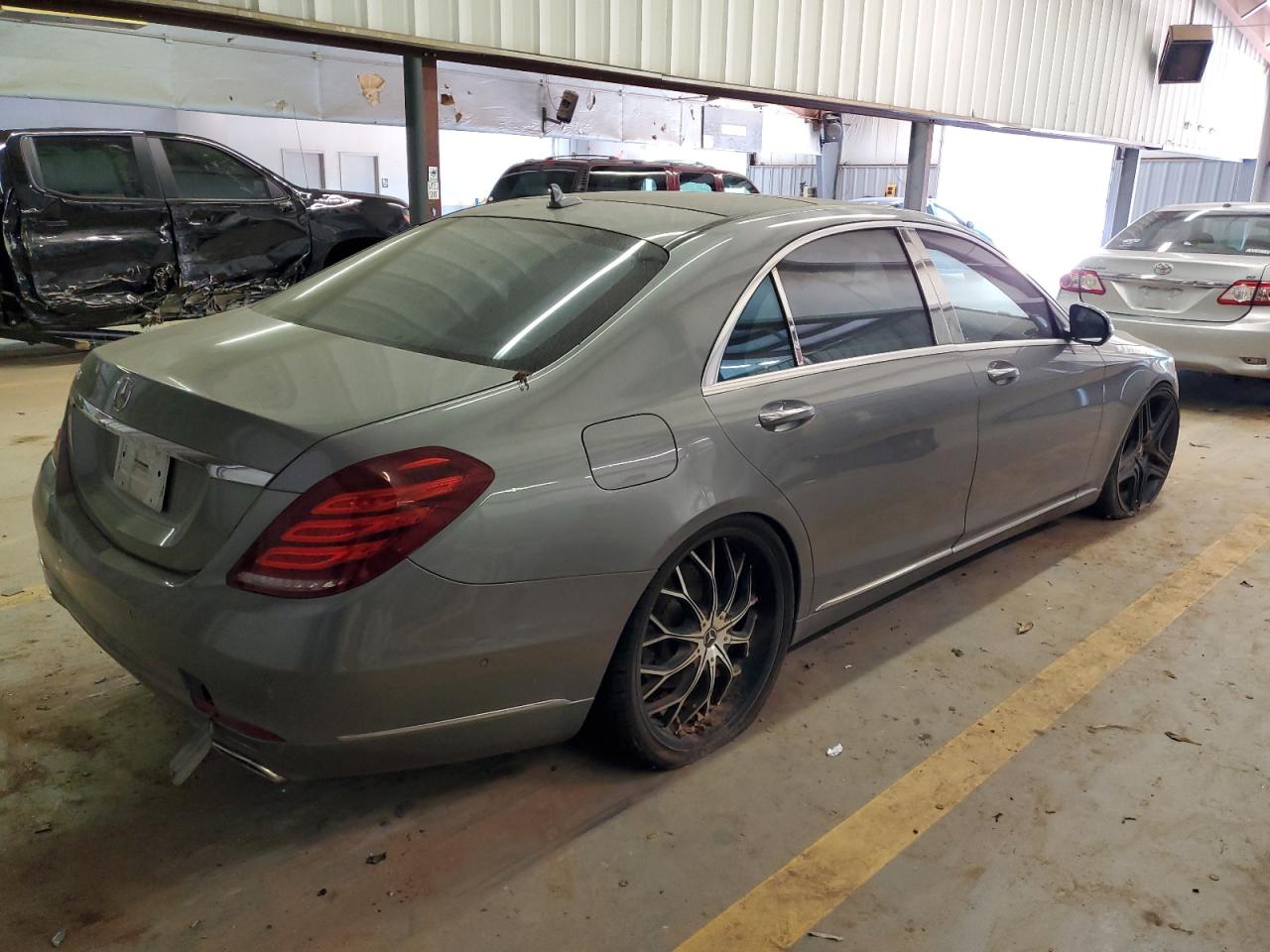 2014 Mercedes-Benz S 550 4Matic vin: WDDUG8FB9EA054165