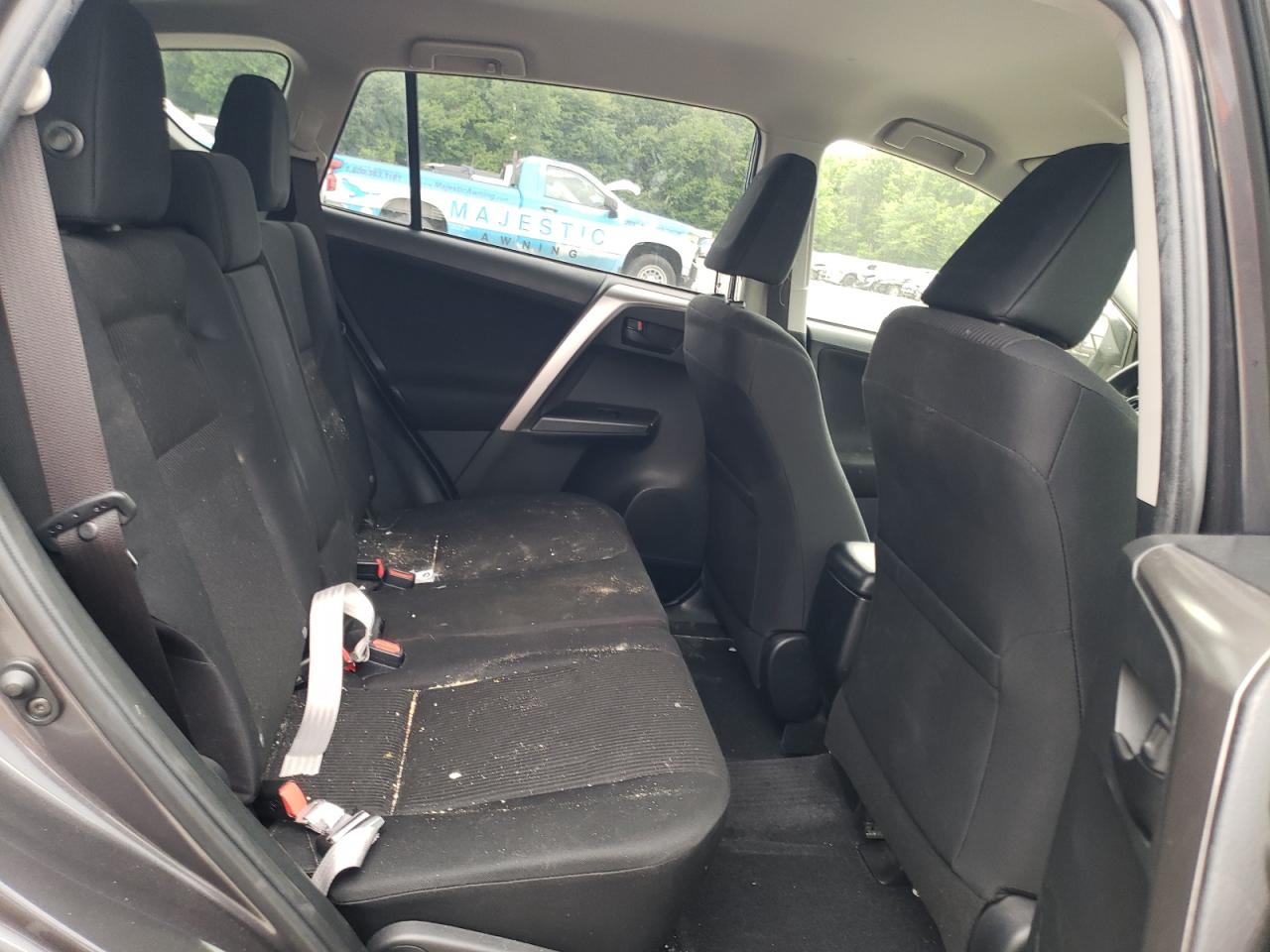 JTMBFREV7HJ708333 2017 Toyota Rav4 Le