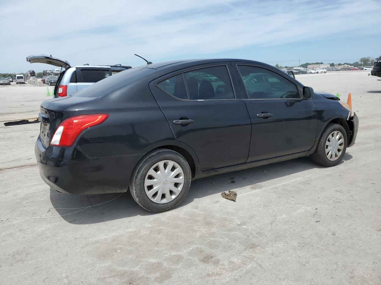 2014 Nissan Versa S vin: 3N1CN7AP6EL830398