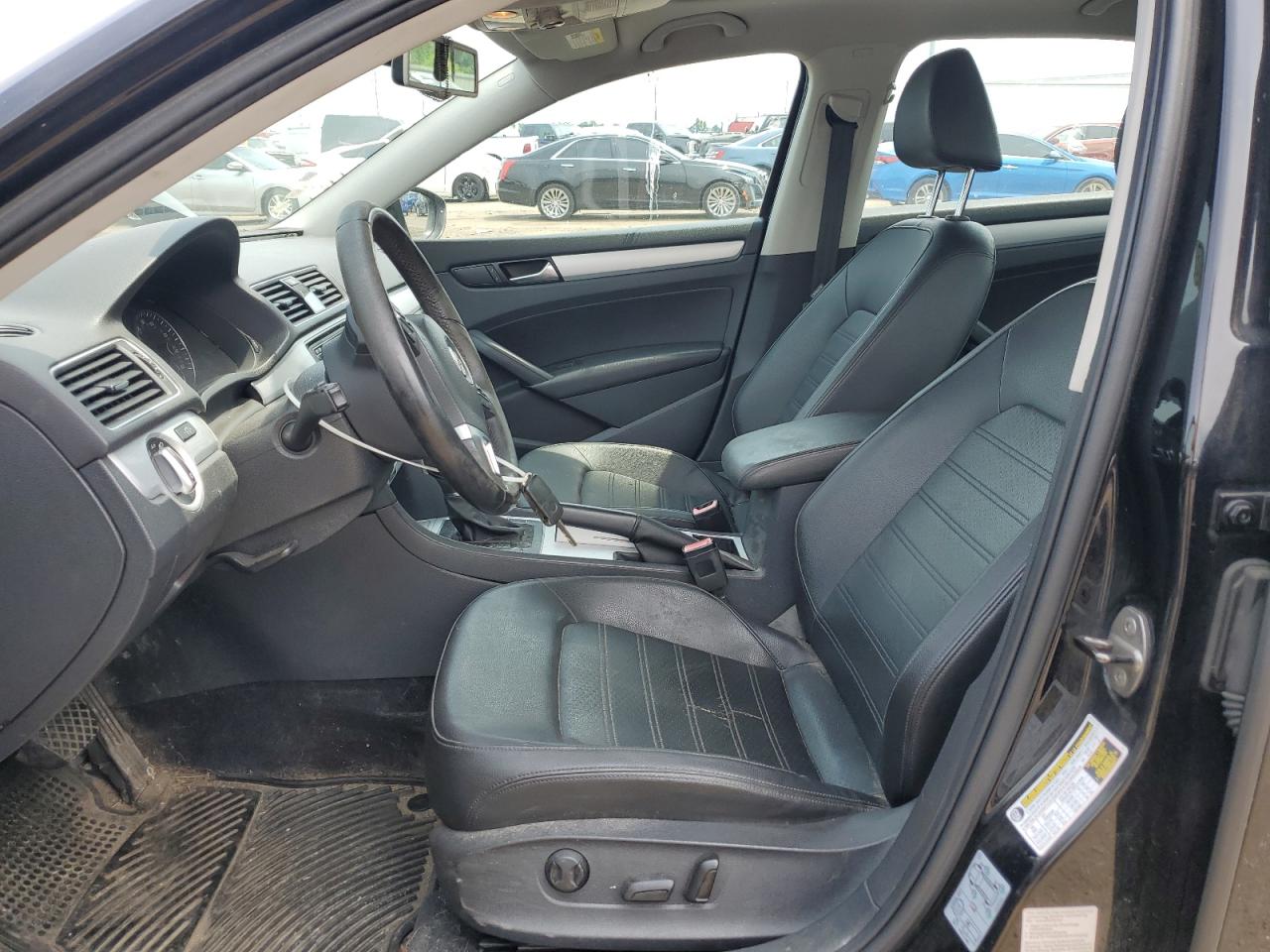 1VWBM7A33CC046226 2012 Volkswagen Passat Se