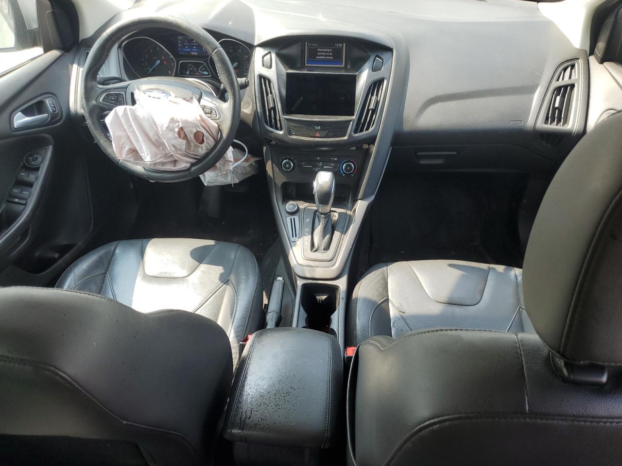 1FADP3K28FL348817 2015 Ford Focus Se