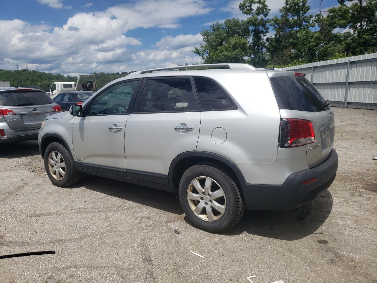 5XYKTDA22BG107748 2011 Kia Sorento Base