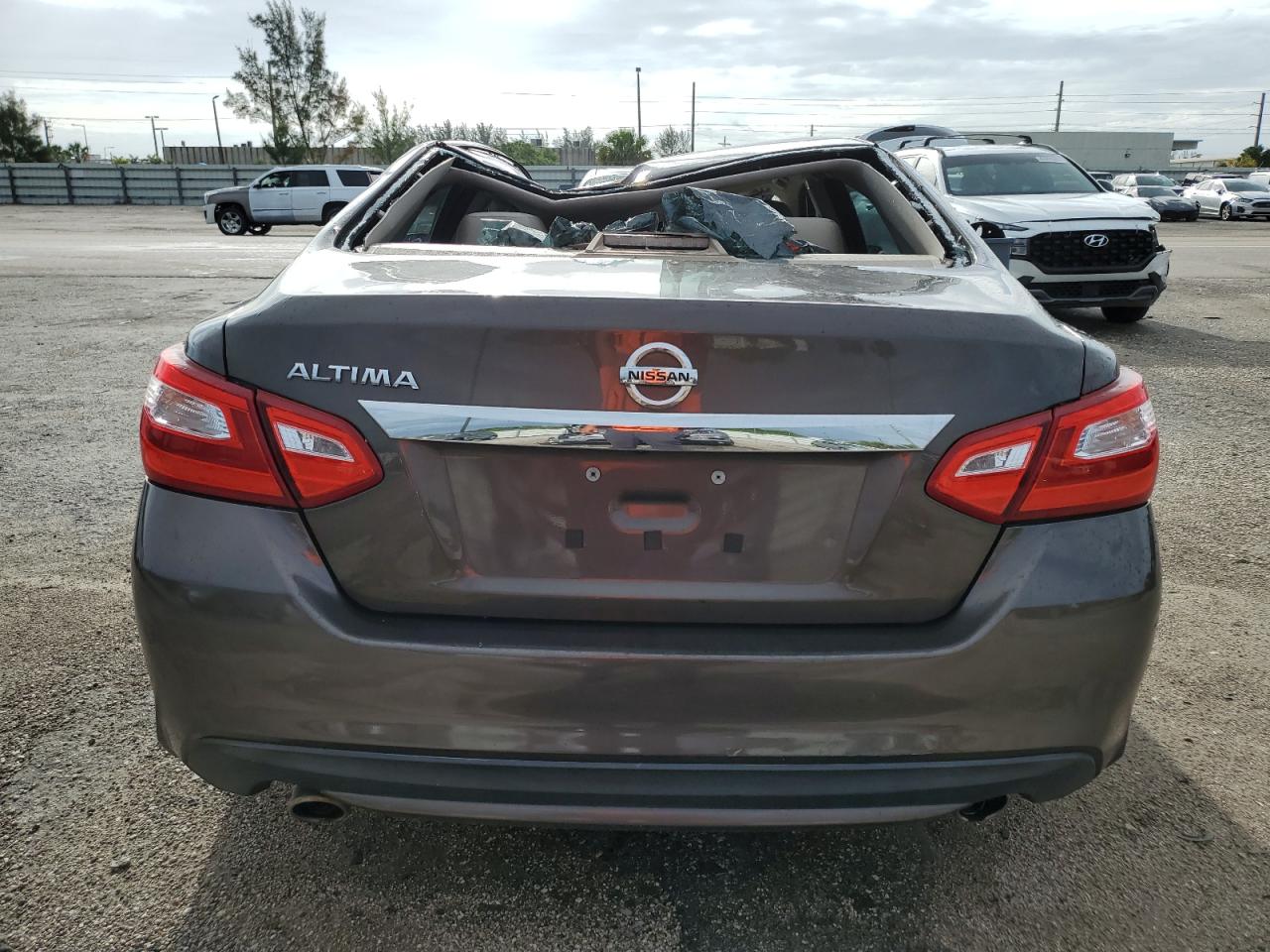 2016 Nissan Altima 2.5 vin: 1N4AL3AP0GN305221