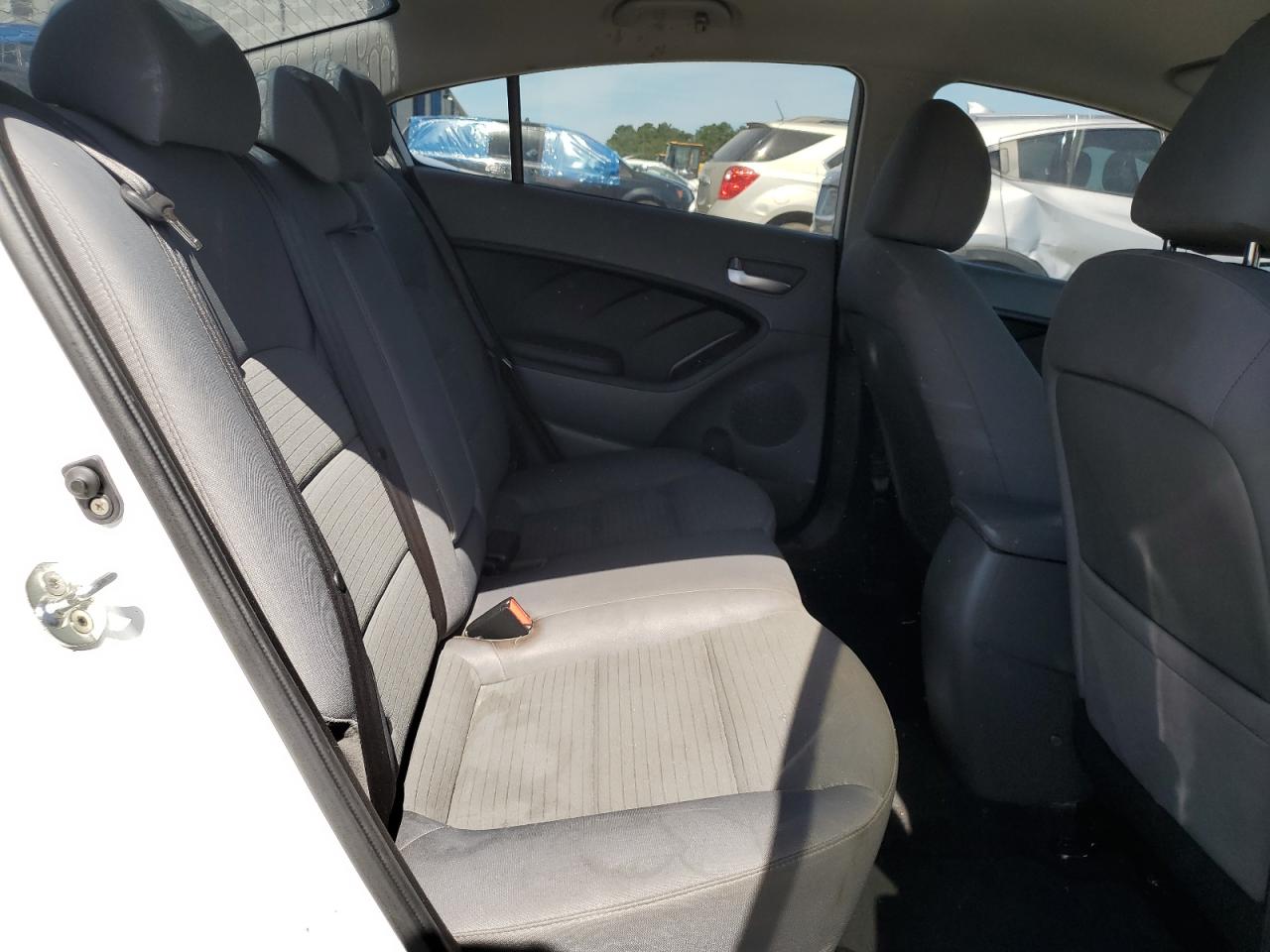 3KPFL4A72JE244276 2018 Kia Forte Lx