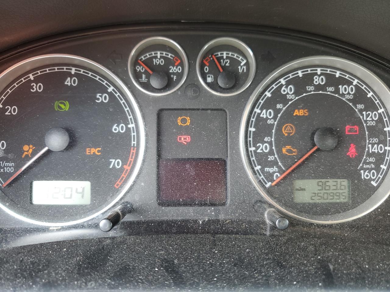 WVWPD63B04P205589 2004 Volkswagen Passat Gls