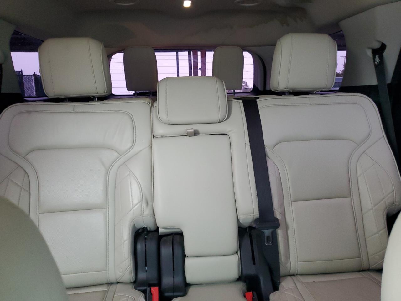 1FM5K8HT8JGB04494 2018 Ford Explorer Platinum