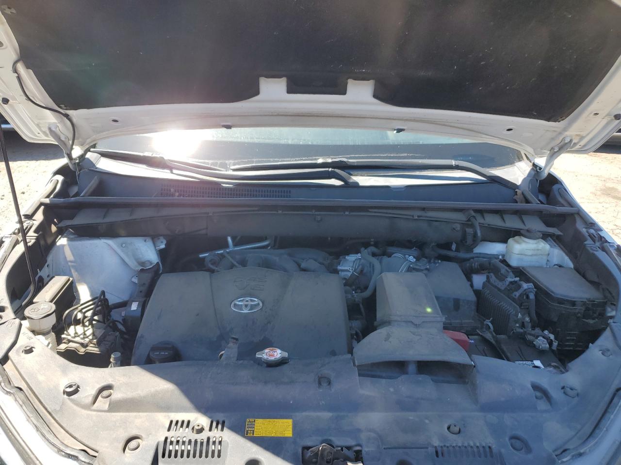 5TDJZRFH9JS546760 2018 Toyota Highlander Se