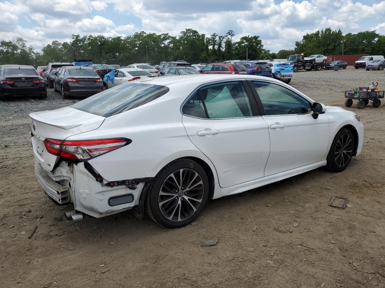 4T1B11HK1KU688745 2019 Toyota Camry L