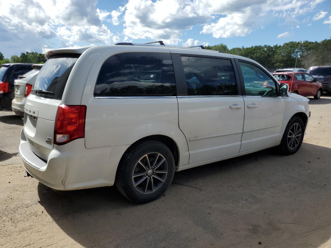 2C4RDGCG2HR789850 2017 Dodge Grand Caravan Sxt