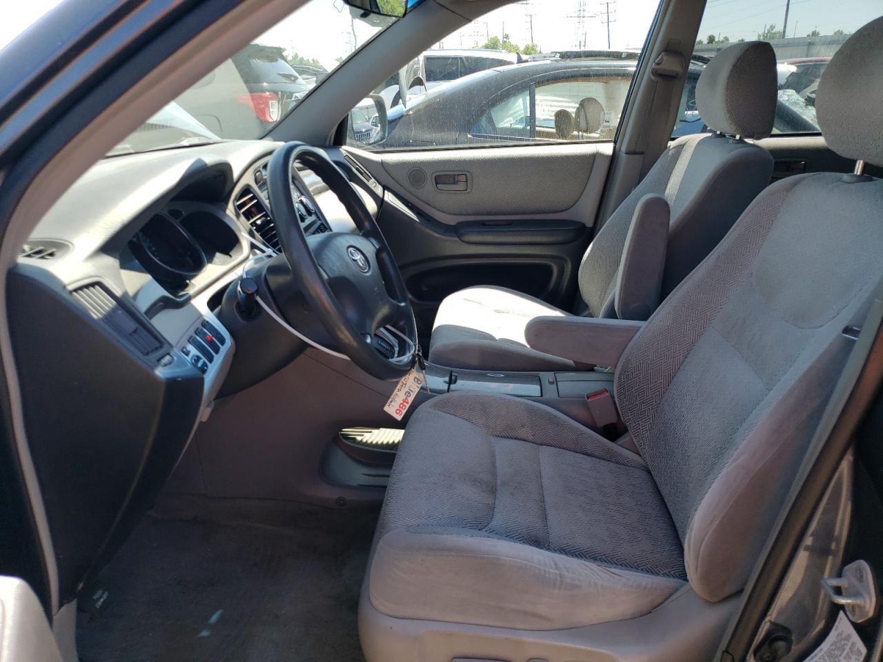 JTEGF21AX20043727 2002 Toyota Highlander Limited