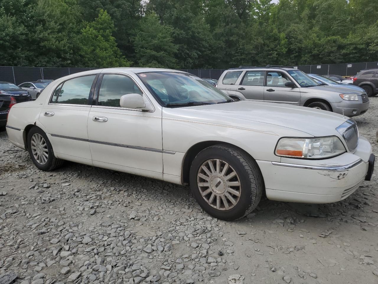 1LNHM83W64Y668216 2004 Lincoln Town Car Ultimate