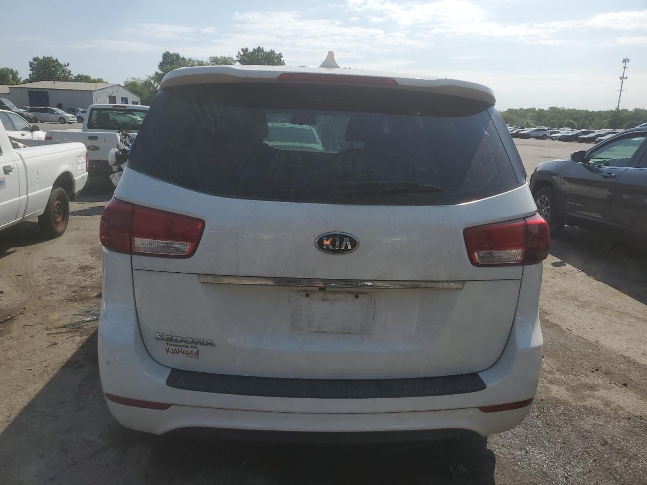 KNDMA5C18H6285071 2017 Kia Sedona L