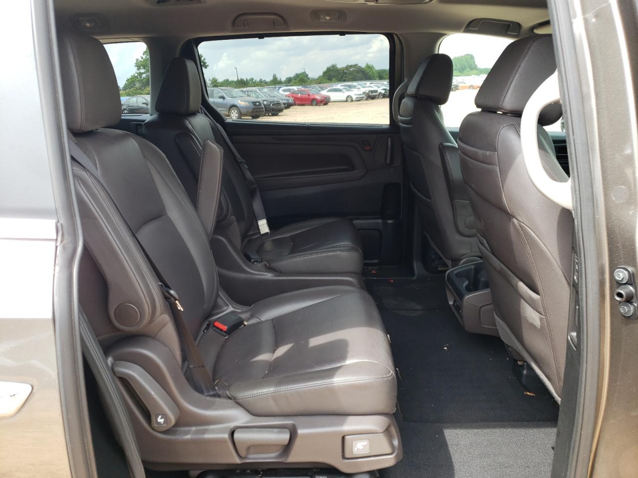 VIN: 5FNRL6H83JB036246 2018 HONDA ODYSSEY