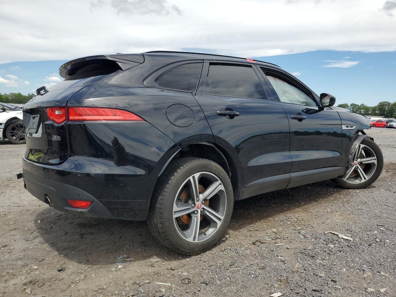 SADCL2GX1KA352587 2019 Jaguar F-Pace R - Sport