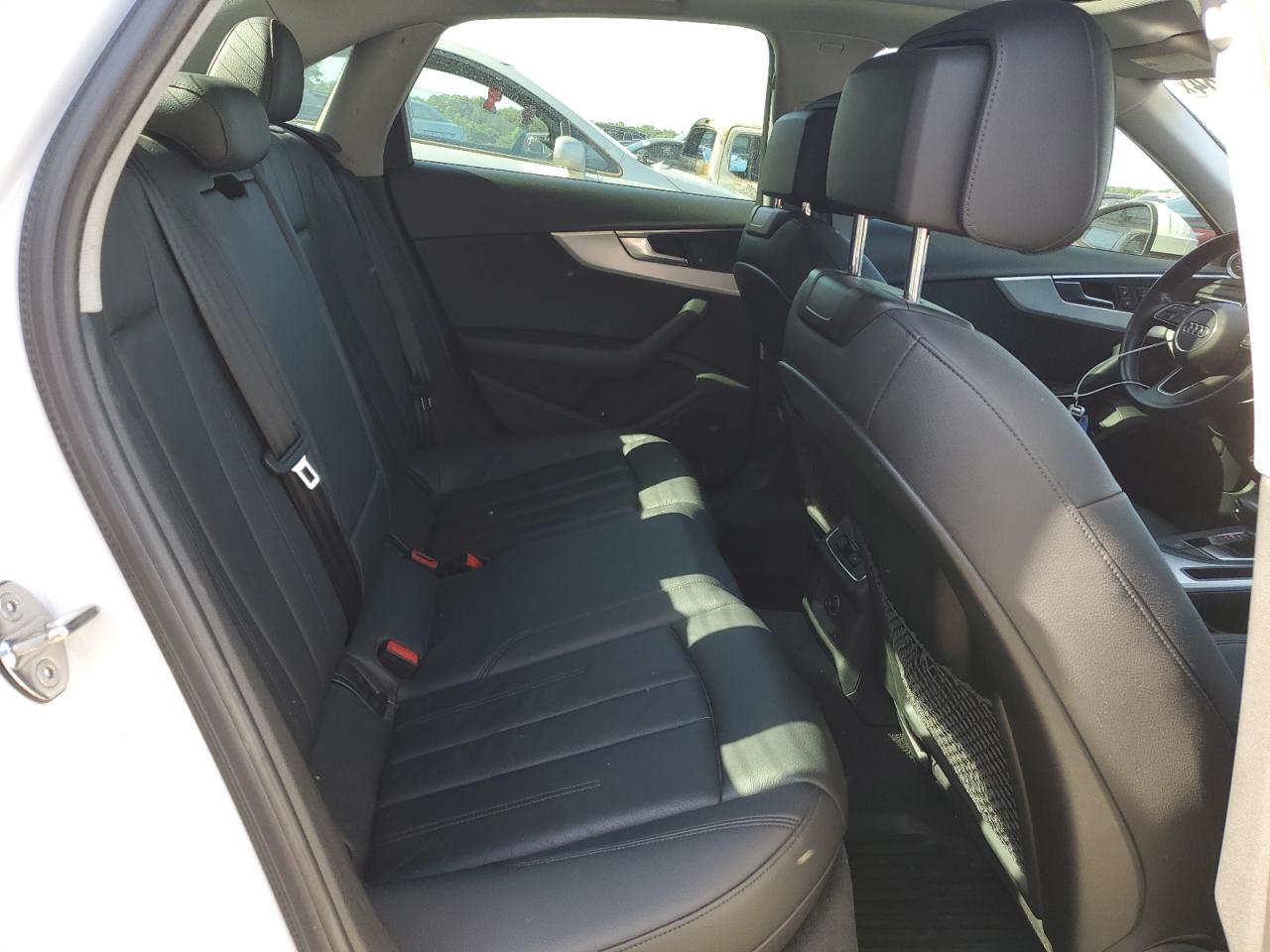 WAUDNAF40JA053714 2018 Audi A4 Premium