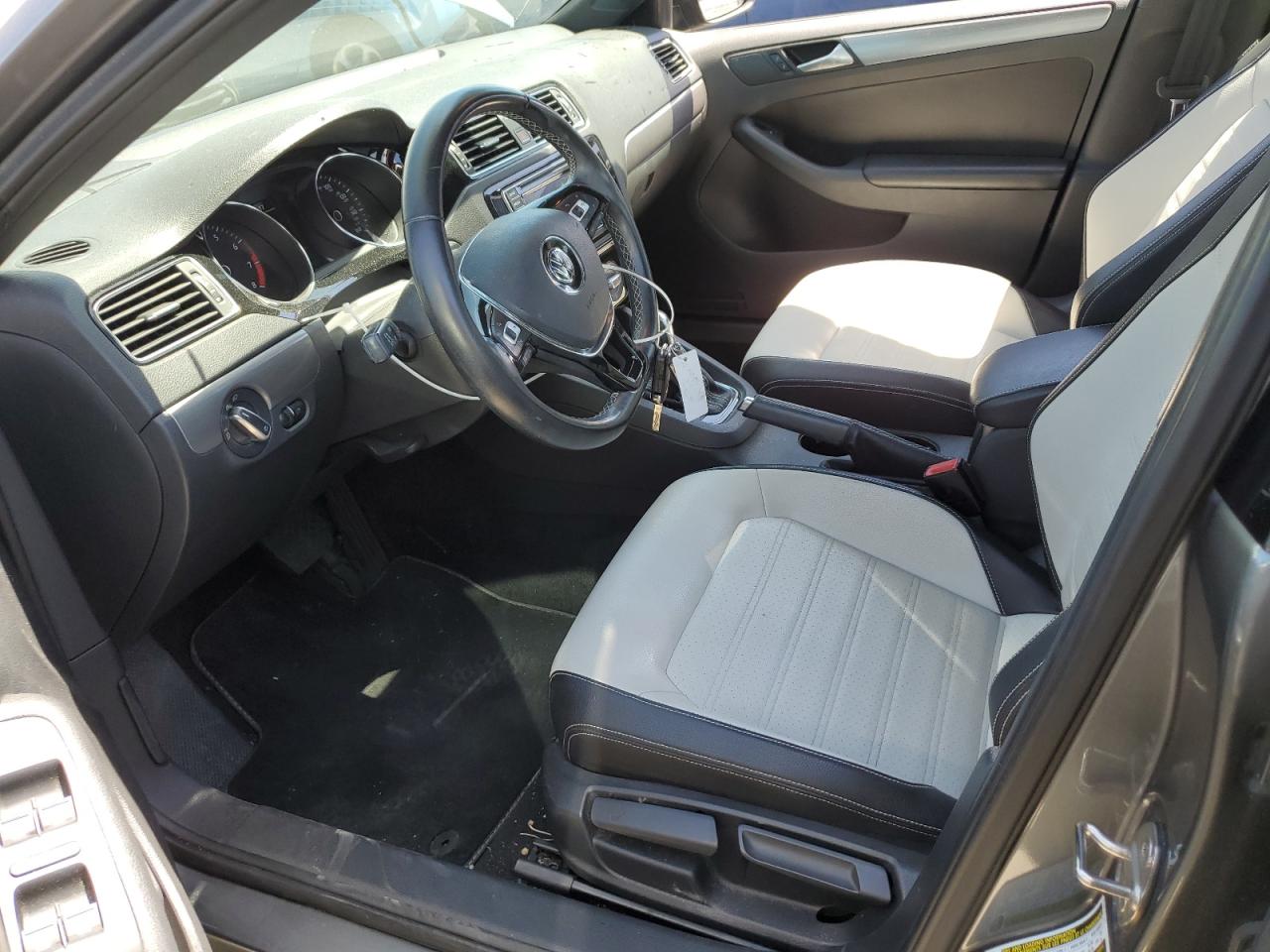 3VWD17AJ4HM305652 2017 Volkswagen Jetta Sport