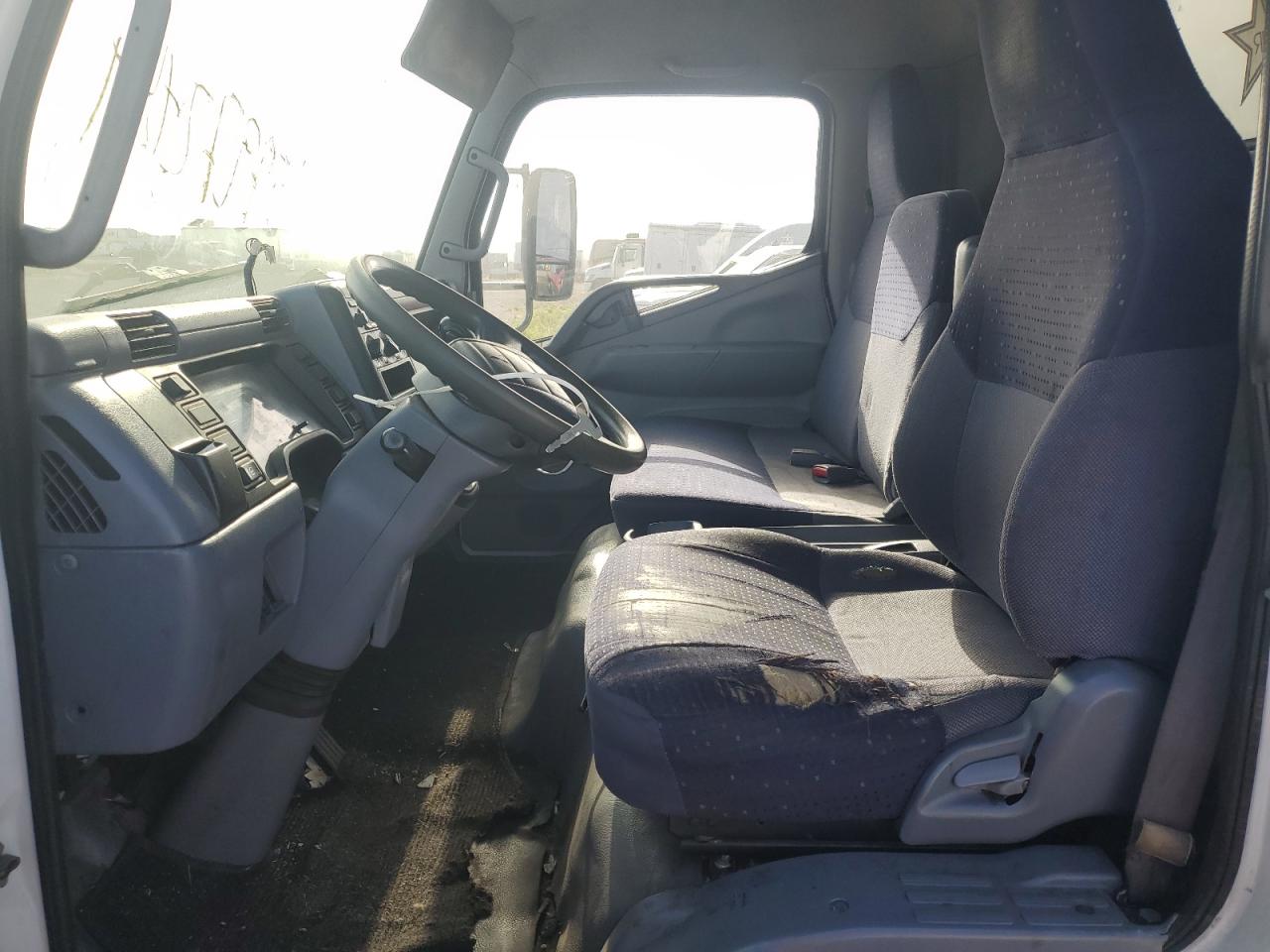 JL6BBE1S28K006907 2008 Mitsubishi Fuso Truck Of America Inc Fe 84D