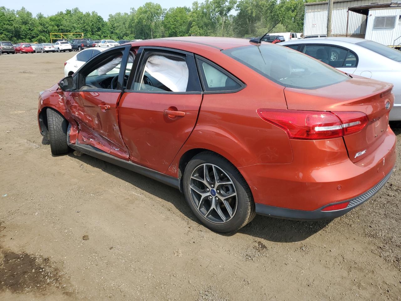 2018 Ford Focus Sel vin: 1FADP3H28JL267462