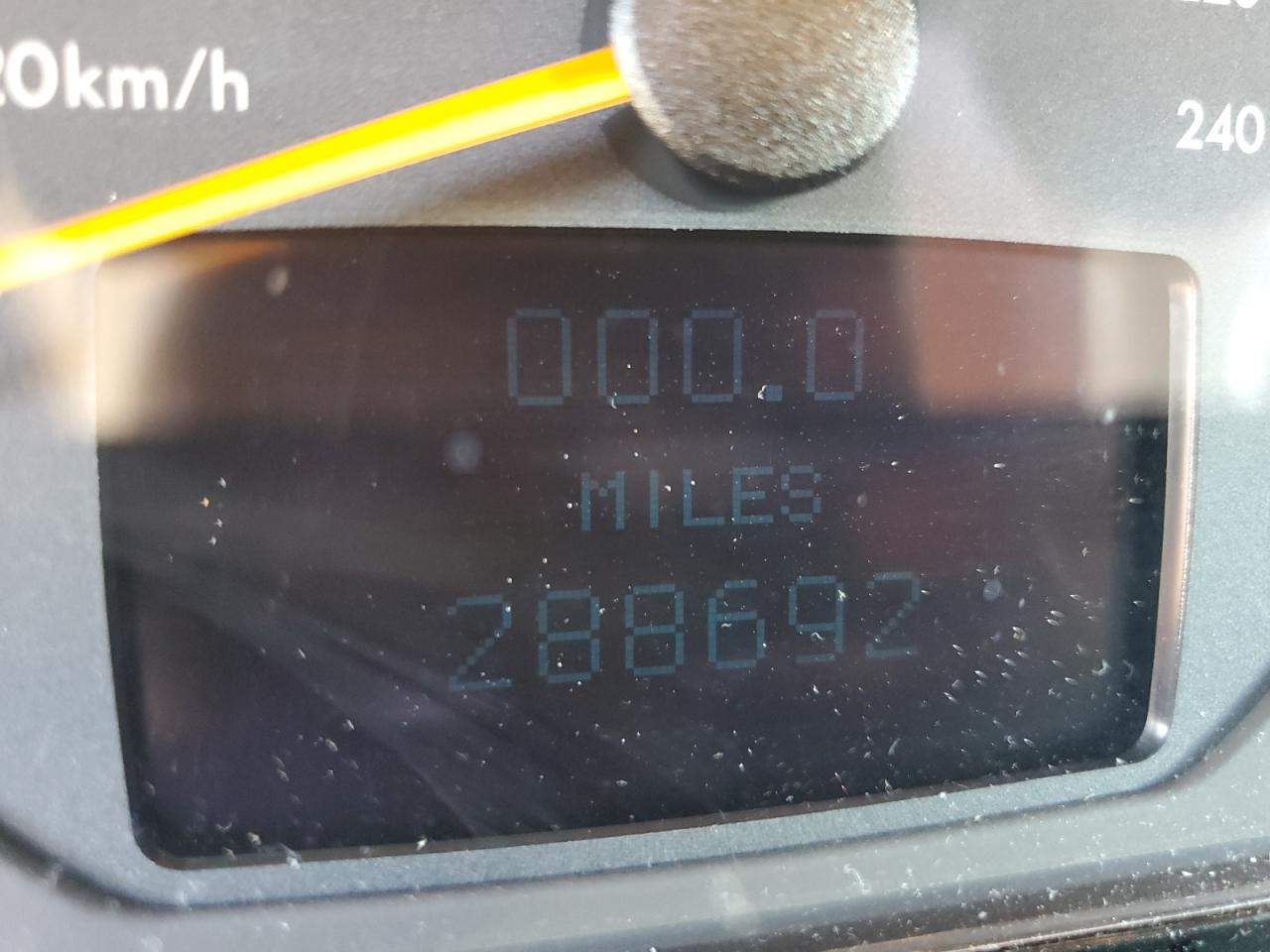 WDBJF65J5YA984970 2000 Mercedes-Benz E 320