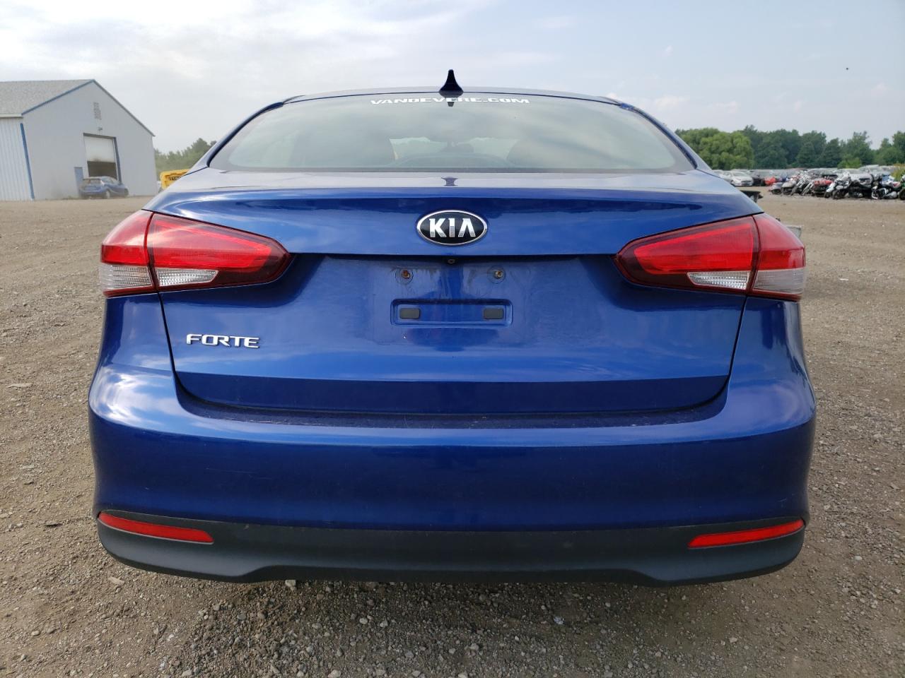 2018 Kia Forte Lx vin: 3KPFL4A70JE169125