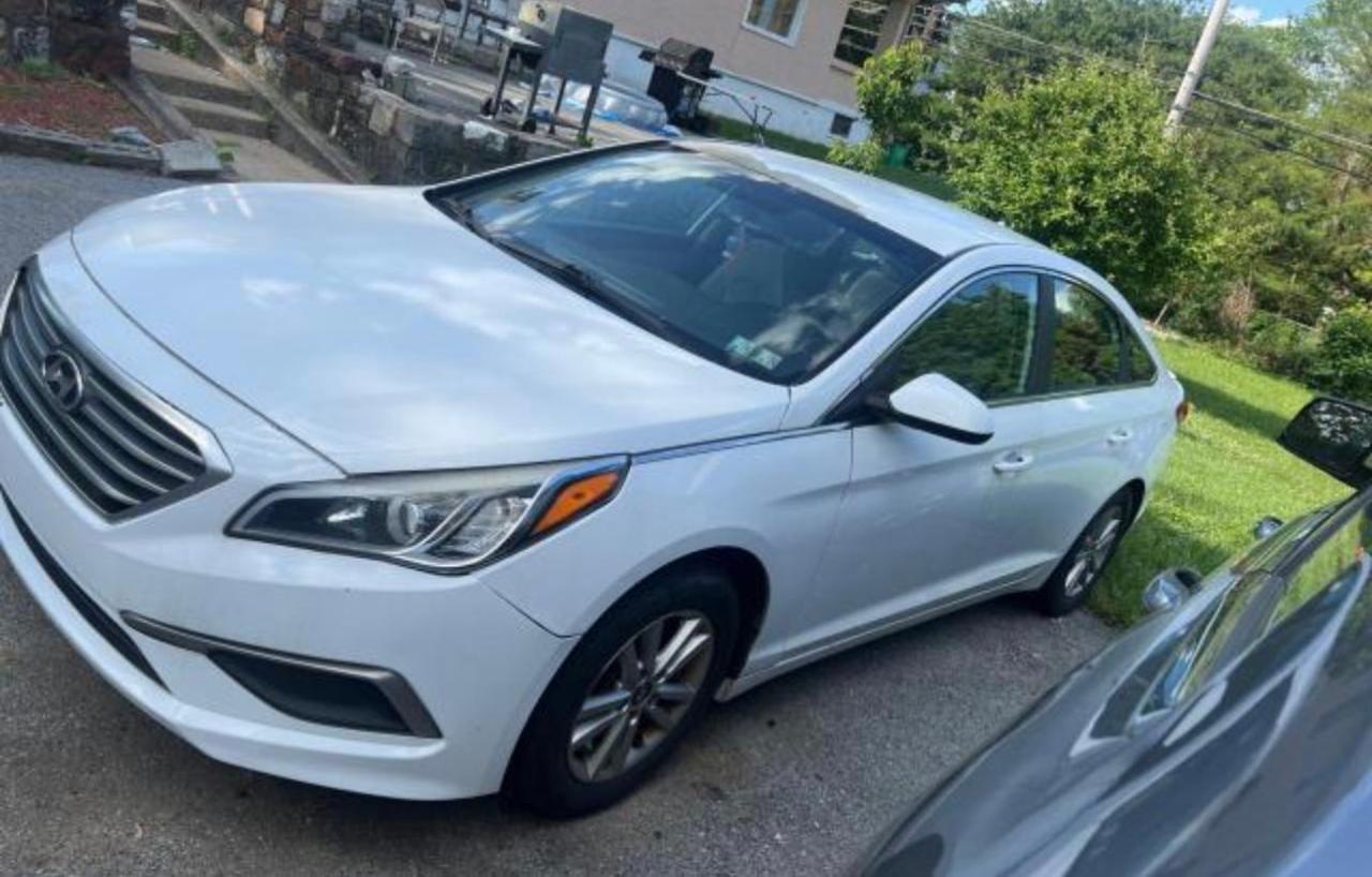 2016 Hyundai Sonata Se vin: 5NPE24AF5GH296575