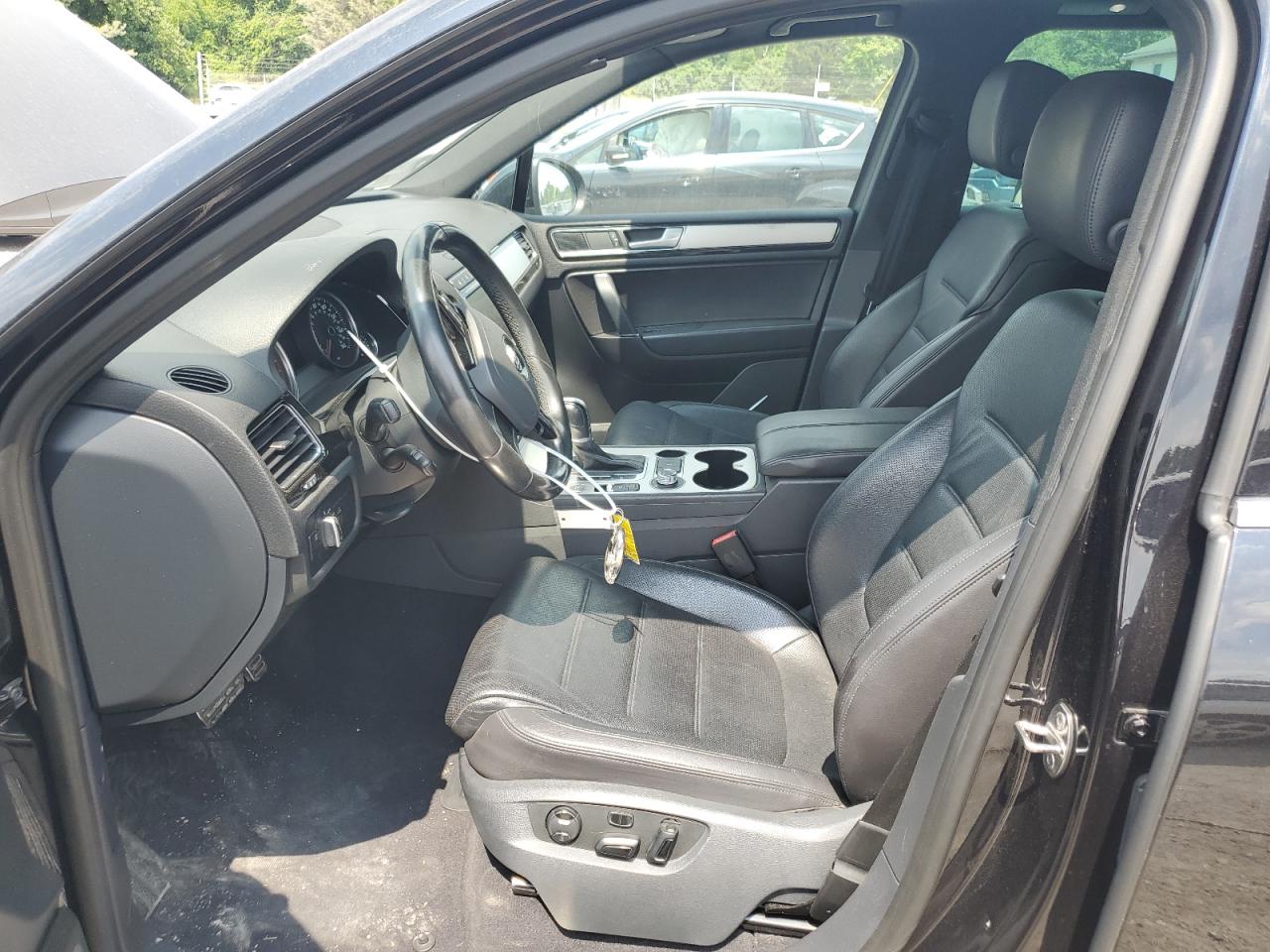 WVGRF7BP0HD003229 2017 Volkswagen Touareg Wolfsburg