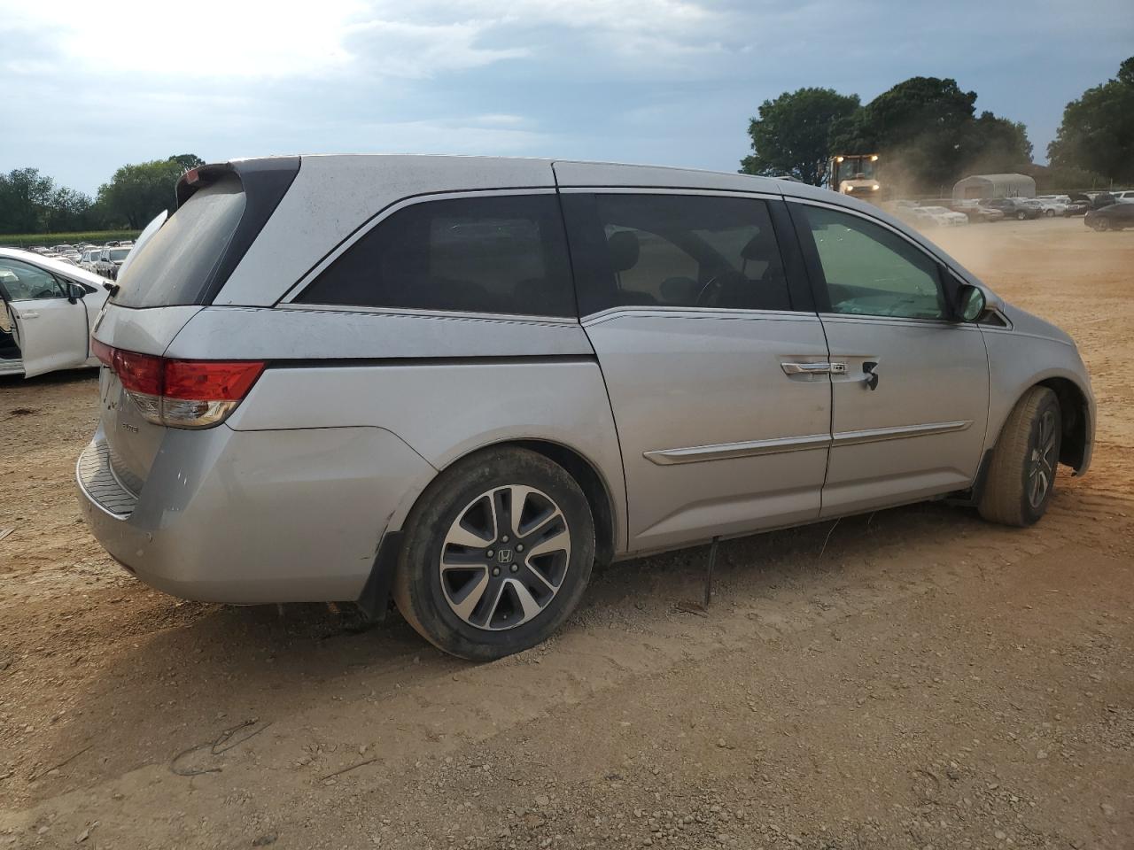 2014 Honda Odyssey Touring vin: 5FNRL5H92EB115626