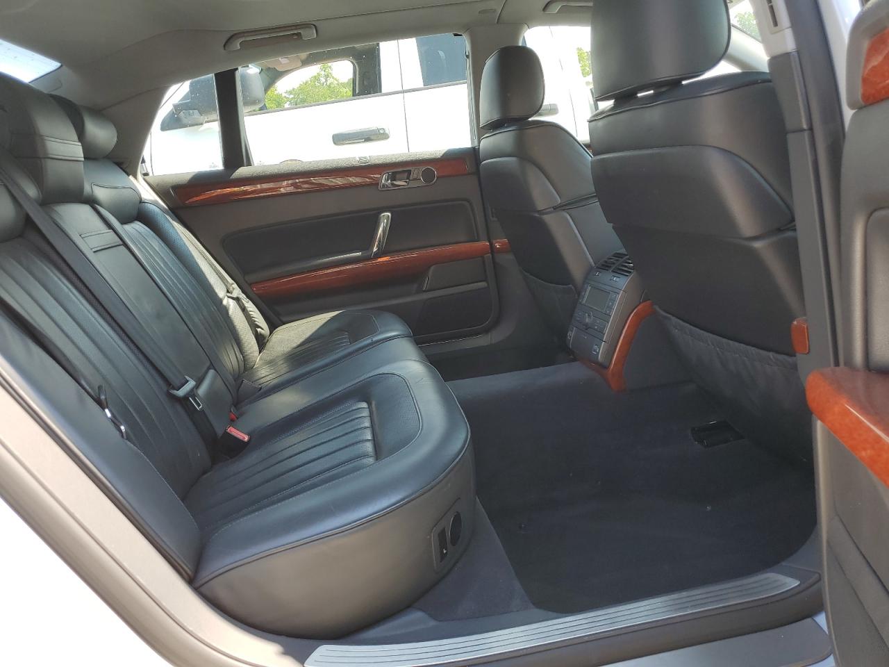 WVWAF03D858003867 2005 Volkswagen Phaeton 4.2