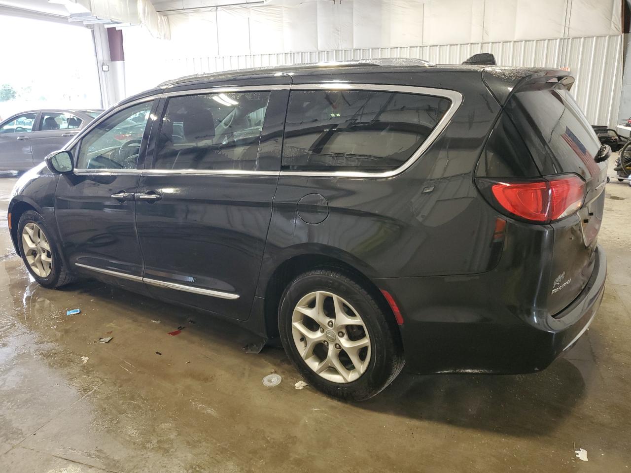 2017 Chrysler Pacifica Touring L Plus vin: 2C4RC1EG7HR659365