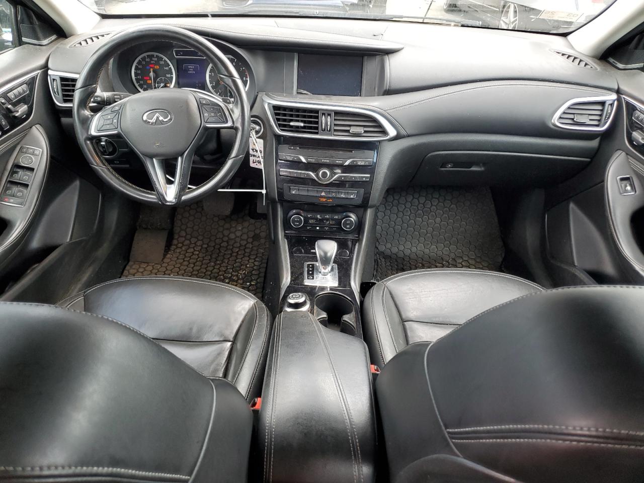 SJKCH5CR0HA025044 2017 Infiniti Qx30 Base