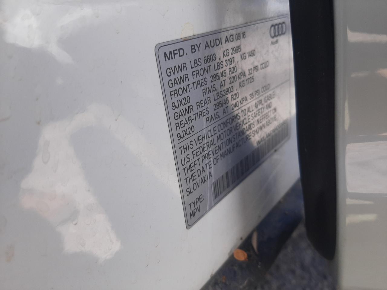 WA1LAAF74HD028922 2017 Audi Q7 Premium Plus