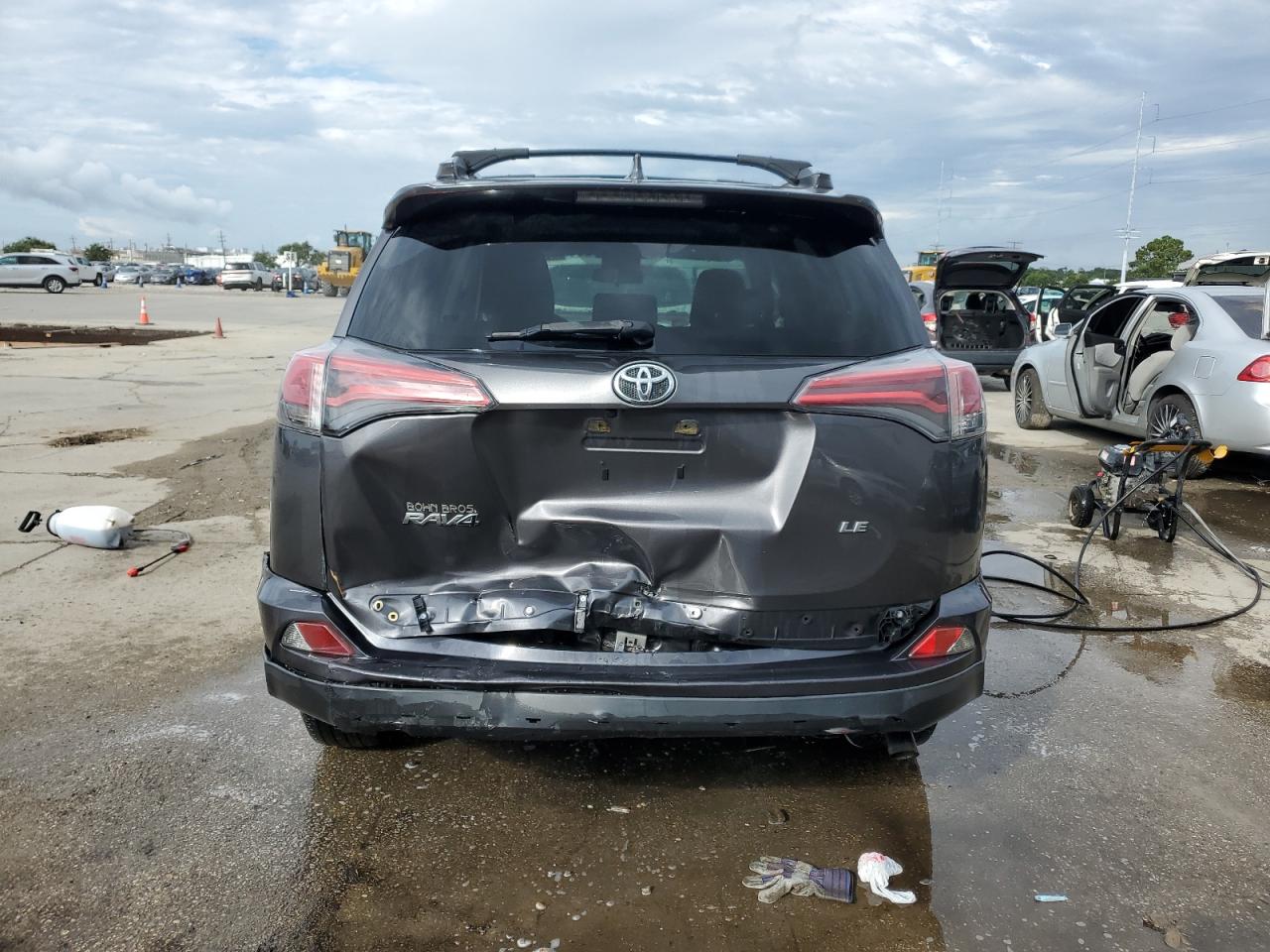 JTMZFREV4HJ114653 2017 Toyota Rav4 Le